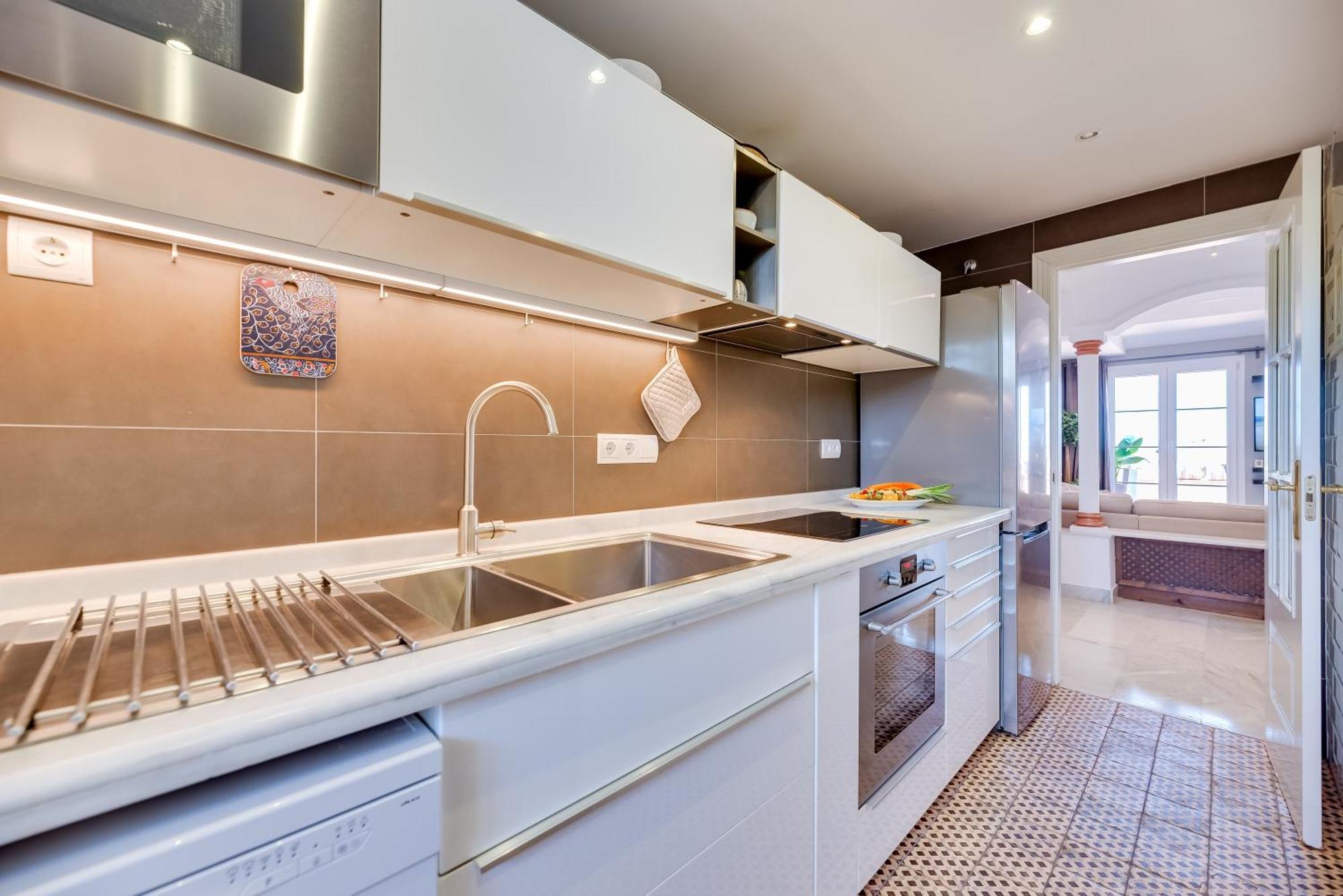דירות מארבלה Elegant 2 Bdrm Penthouse With Bbq And Pools מראה חיצוני תמונה